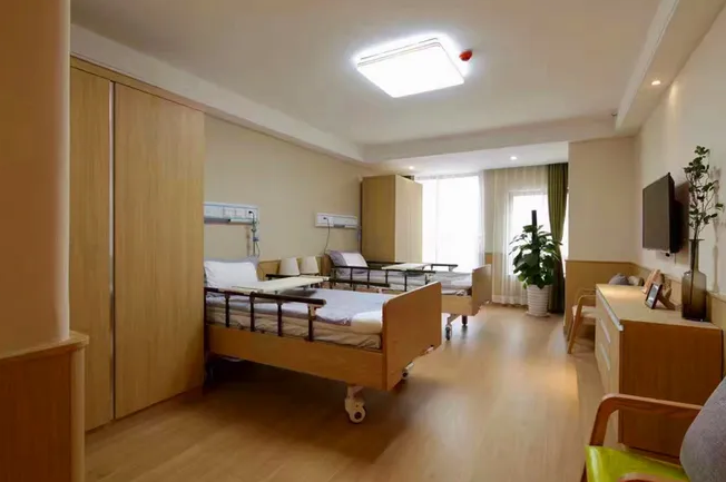 Why is it said that home care beds are a trend in future elderly care institutions?